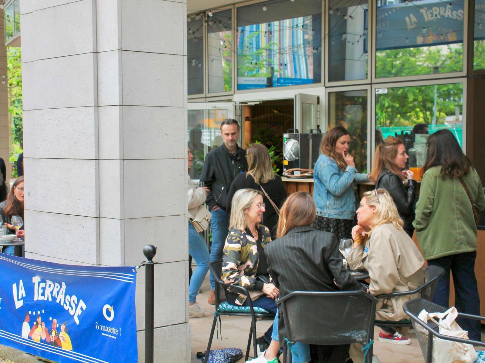 Nest Hotel Paris La Defense - Mgallery Collection بيتّو المظهر الخارجي الصورة A coffee shop in Amsterdam