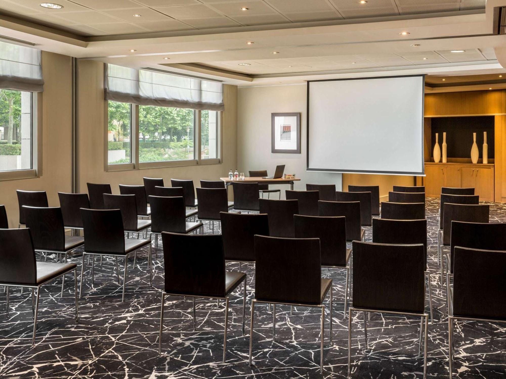 Nest Hotel Paris La Defense - Mgallery Collection بيتّو المظهر الخارجي الصورة Meeting room