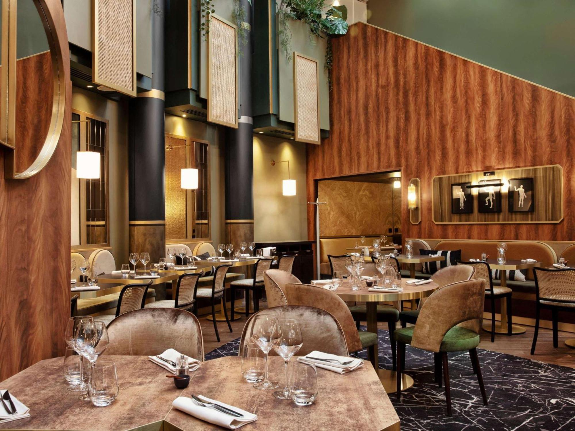 Nest Hotel Paris La Defense - Mgallery Collection بيتّو المظهر الخارجي الصورة Restaurant L'Atelier de Joël Robuchon, Paris